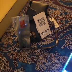 BRAND NEW RAY-BAN SUNGLASSES - Classic Black